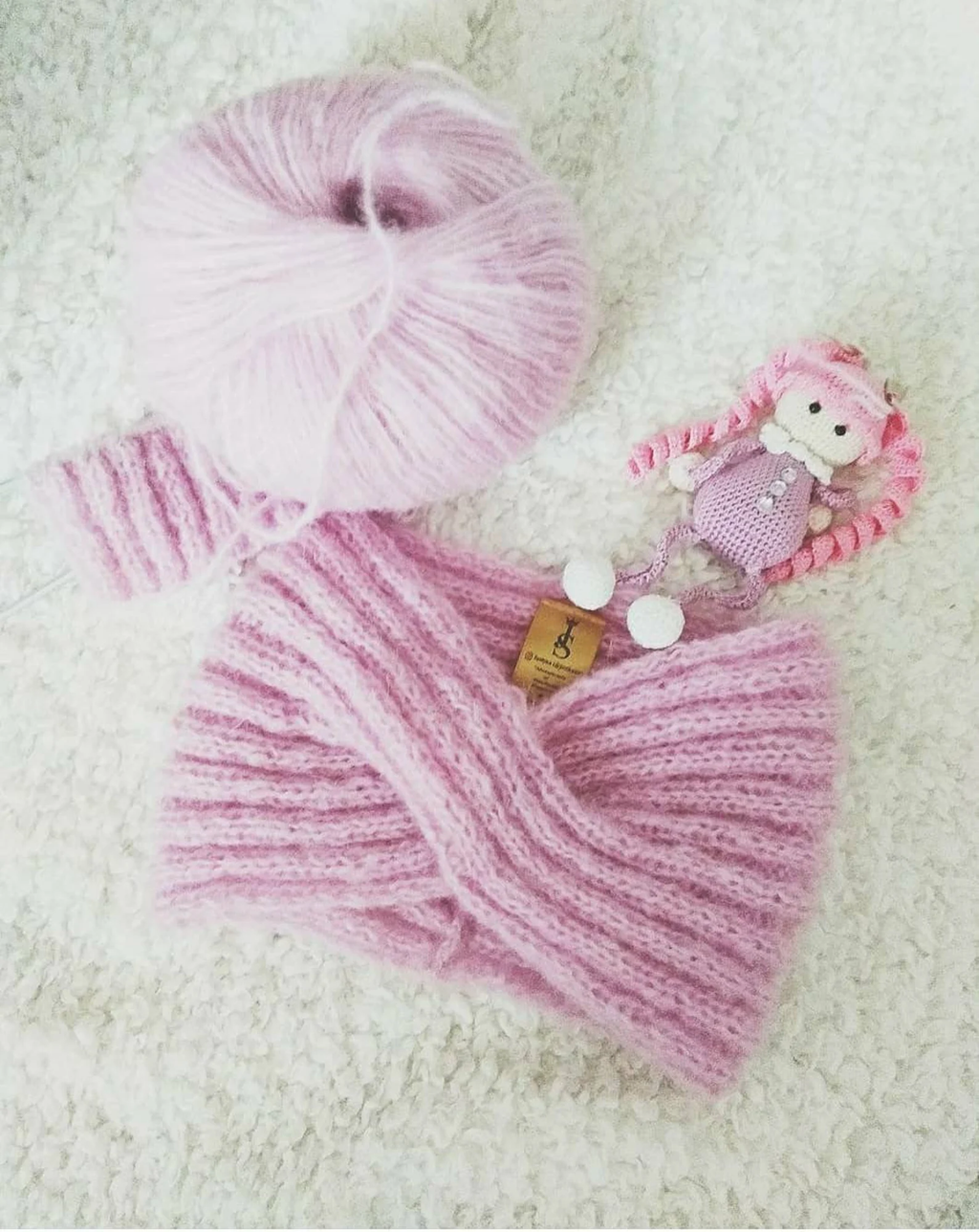 Hand-knitted headband alpaca blanded with mulberry silk, gift for her, handmade headband, turban, soft, unique, made for order.
