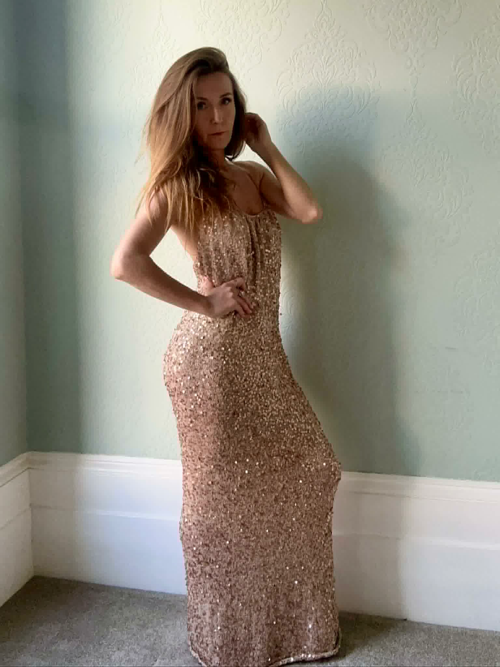 ÉTOILE DRESS – A Hand-Knitted Masterpiece