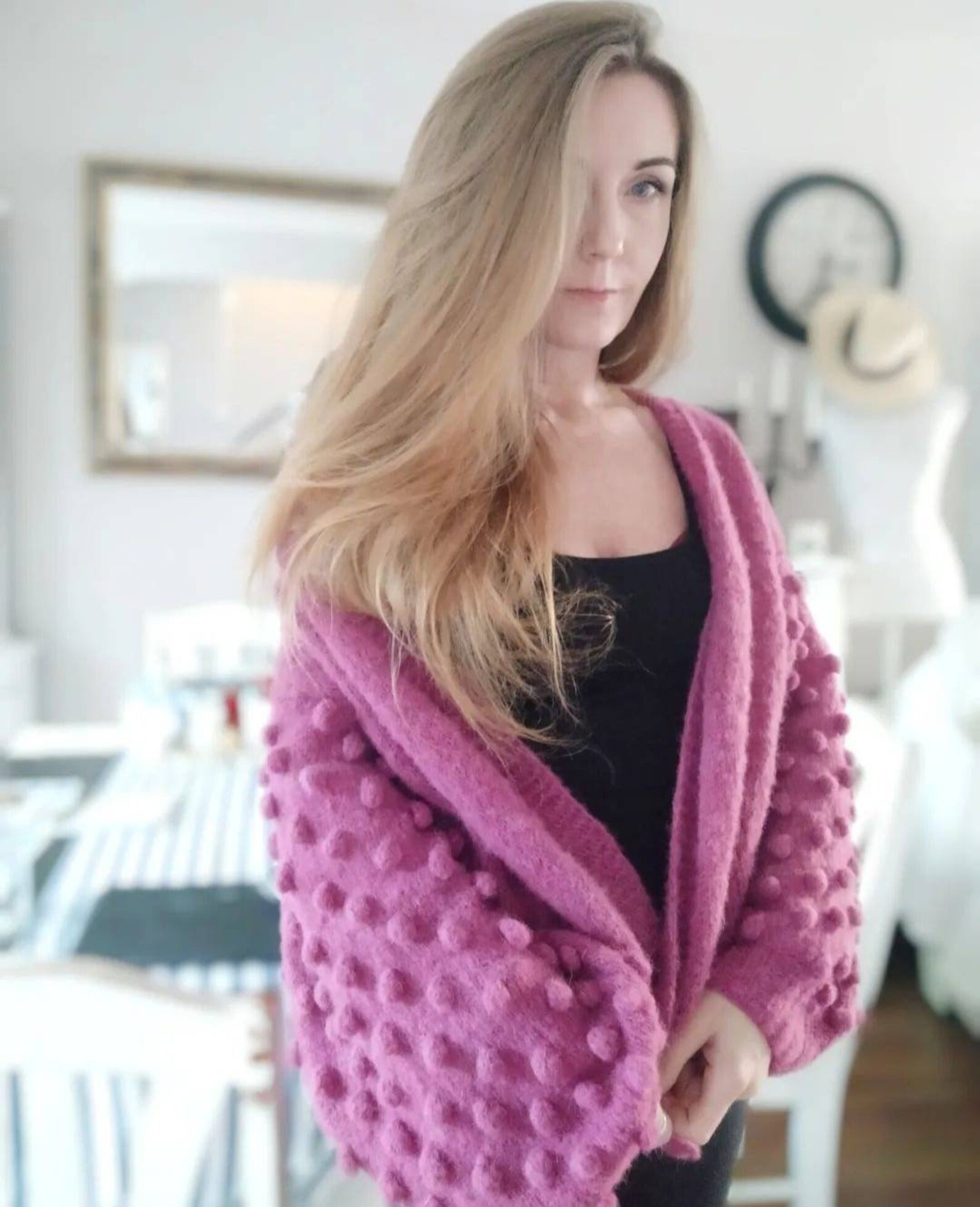 Hand-knitted alpaca and silk cardigan, puff sleeves, loose fit.