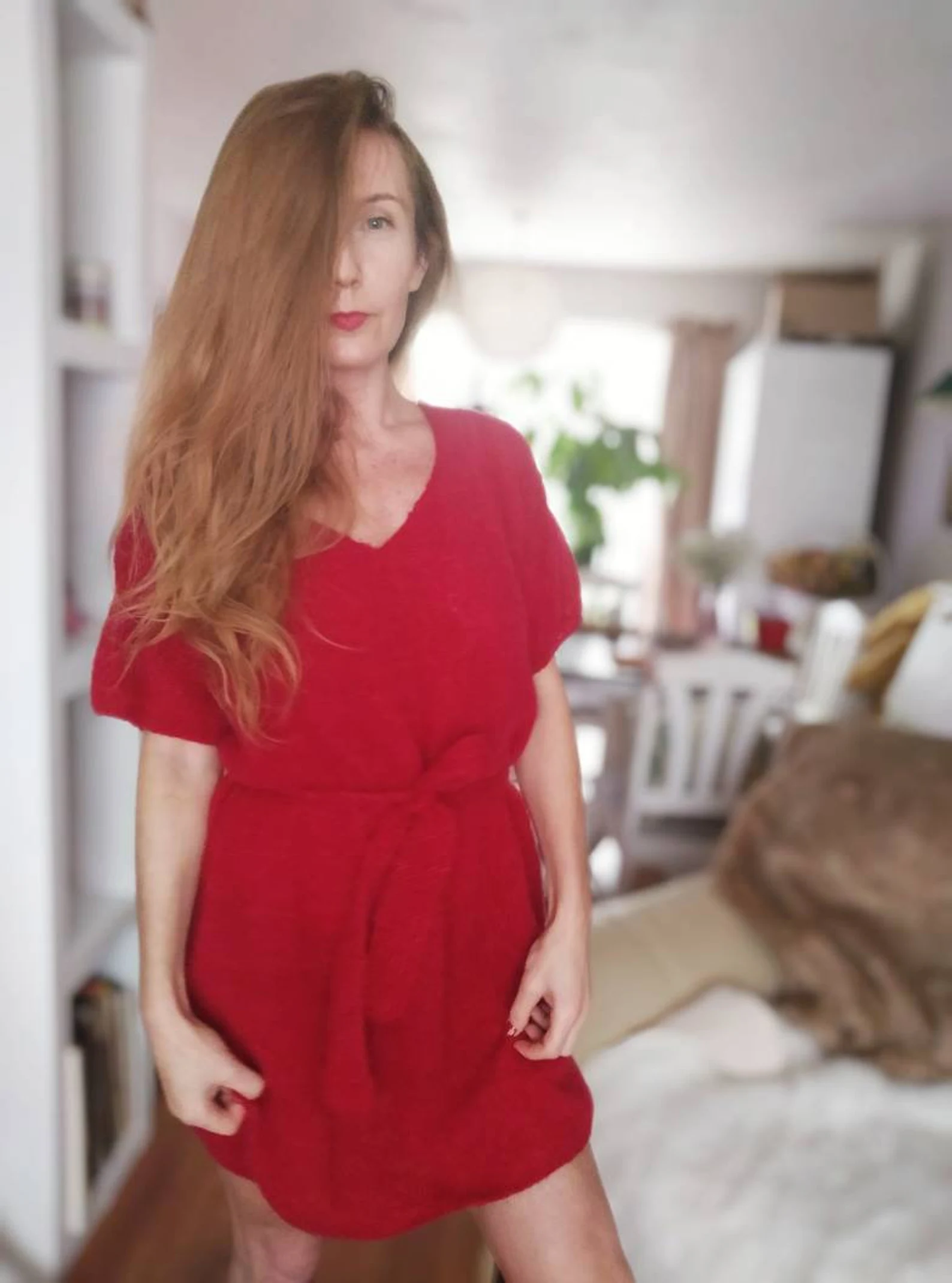 Hand-knitted alpaca and silk mini dress: red open-back sweater dress, size S-M