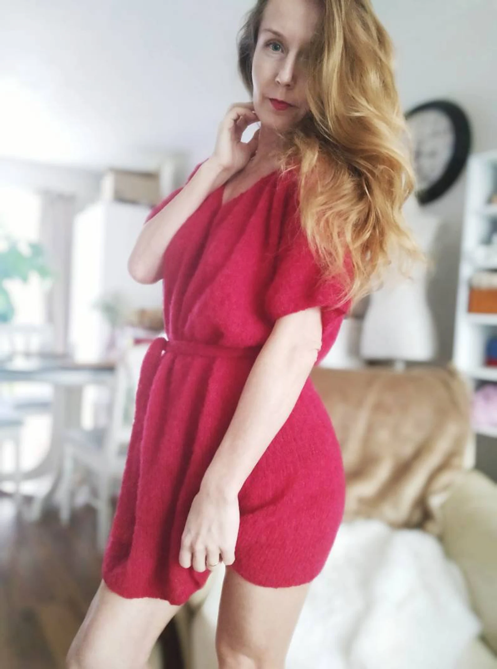 Hand-knitted alpaca and silk mini dress: red open-back sweater dress, size S-M