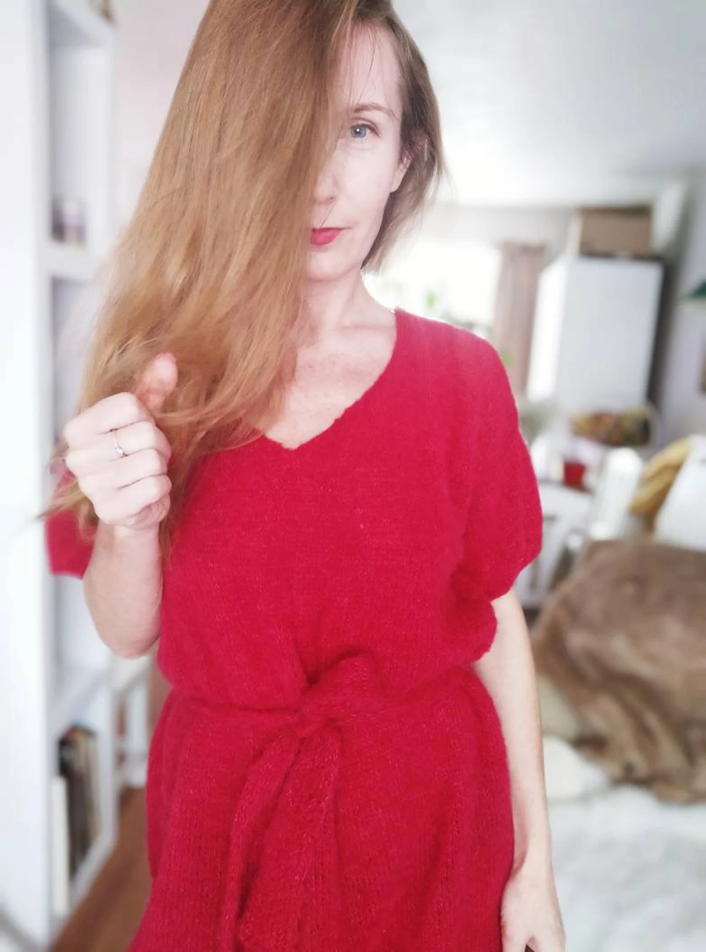 Hand-knitted alpaca and silk mini dress: red open-back sweater dress, size S-M